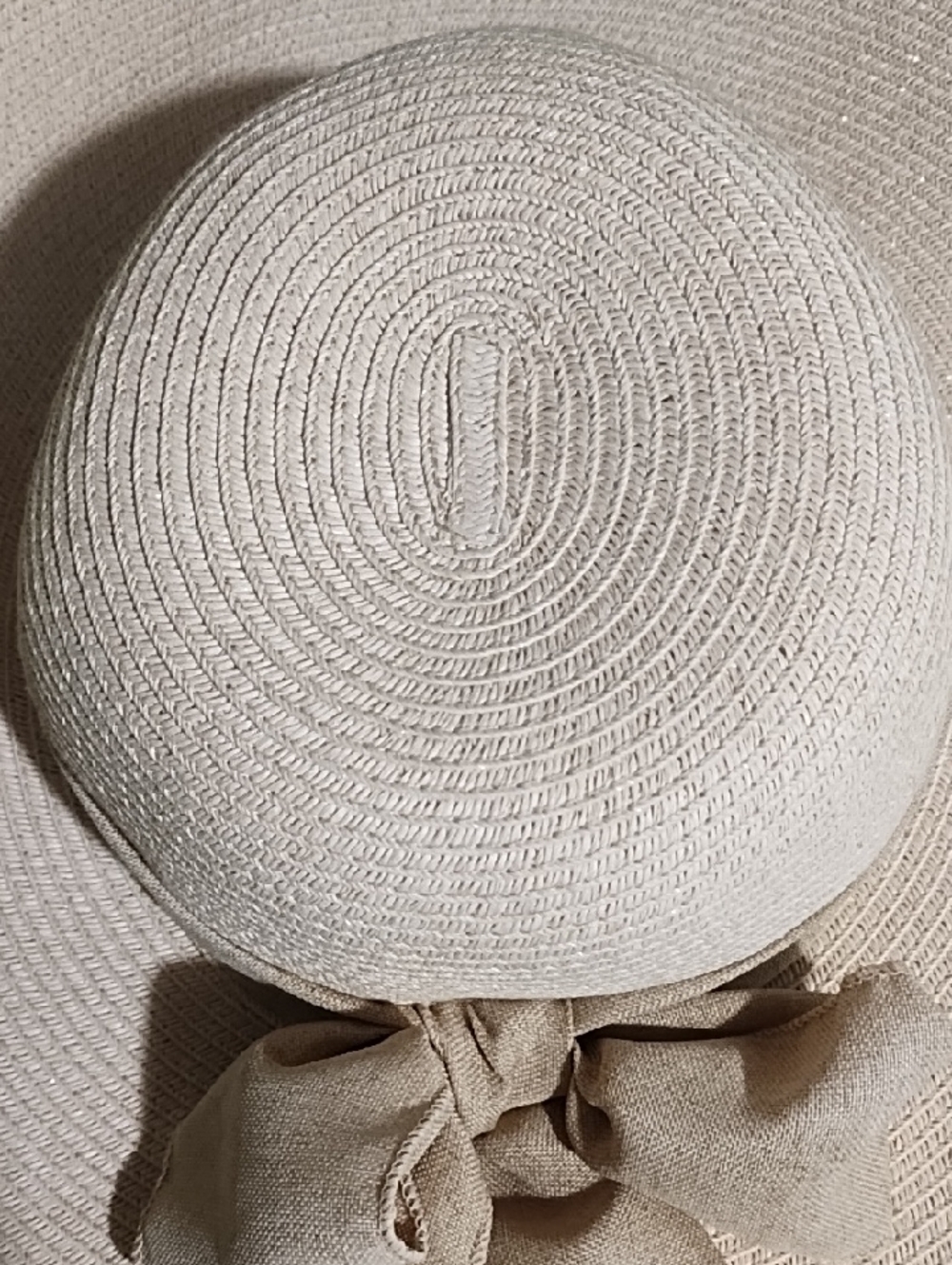 Wide Brim Straw Sun Hat with Decorative Bow - Natural Like New. OSFM. - Picture 13 of 13